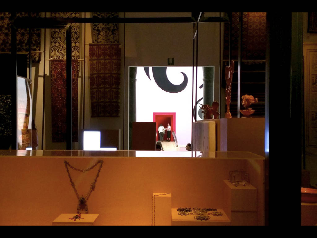 Allestimento mostra Past Future alla Triennale di Milano