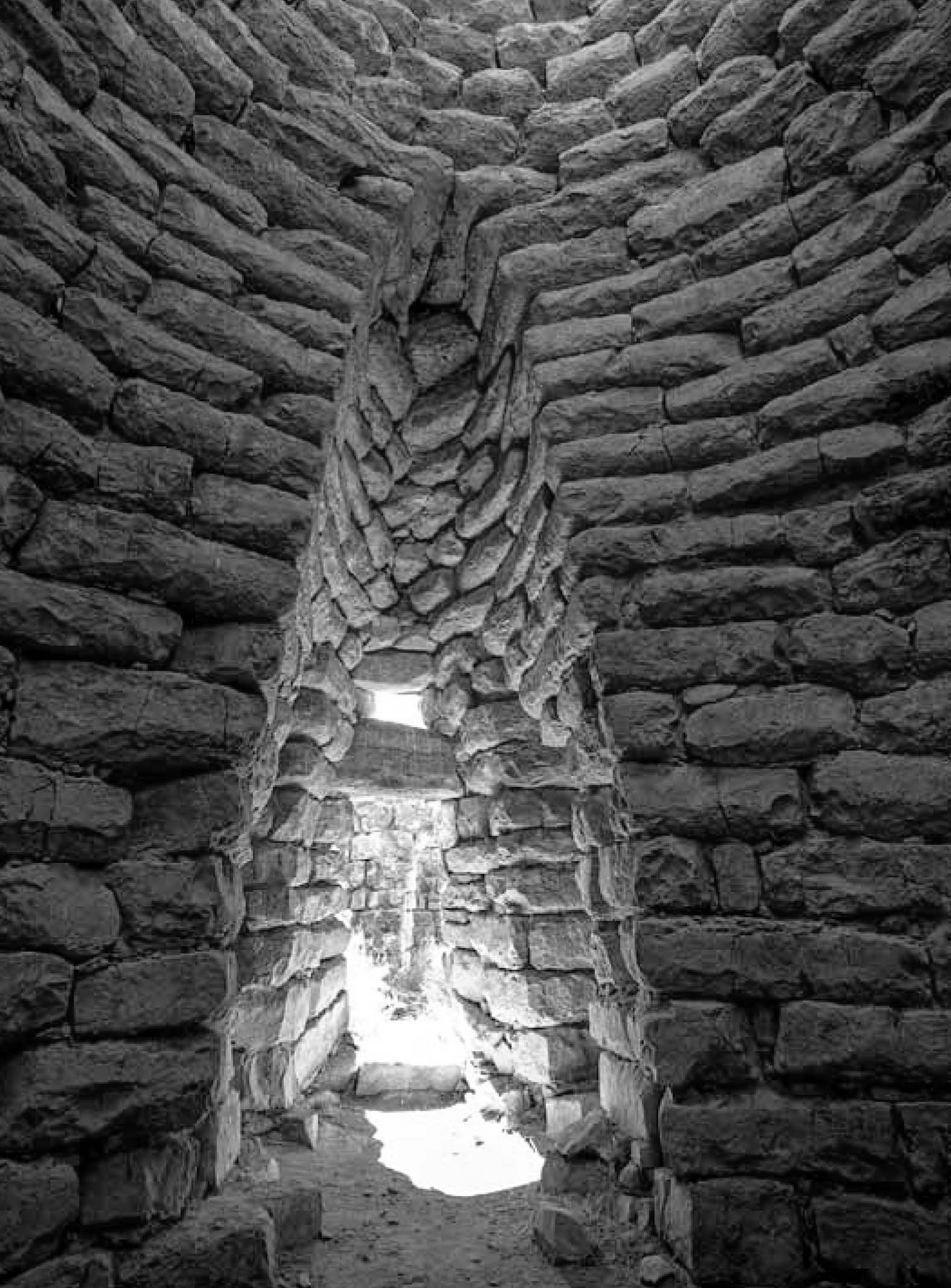 Nuraghe: arch